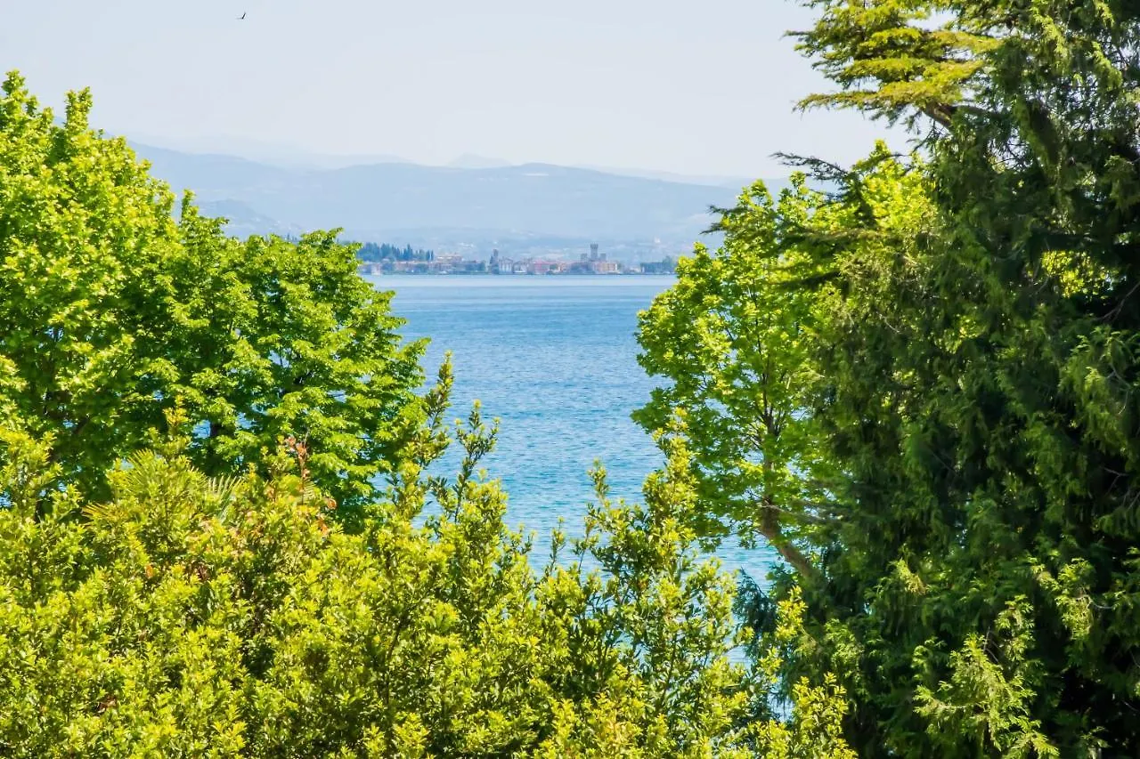 Marialuisa'S Home - Le Rive Del Lago Desenzano del Garda 0*,  Włochy