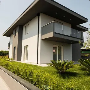 Apartment Marali Di Enrica Bianchera, Desenzano del Garda